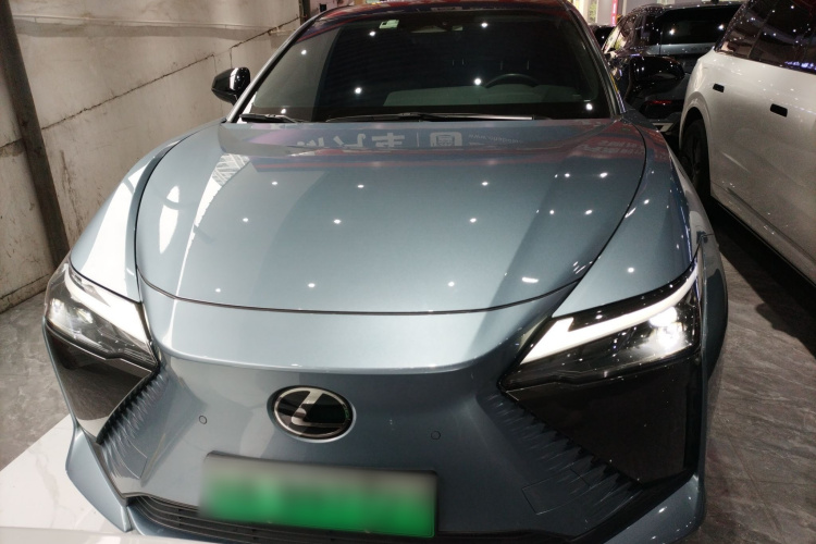 雷克萨斯RZ 2023款 450e 四驱纵享版车身外观2