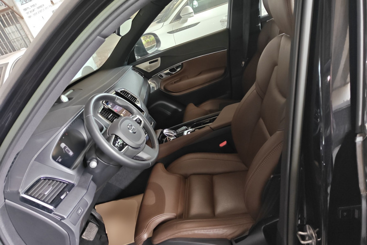 沃尔沃XC90 2023款 B6 智雅豪华版 7座中控内饰19