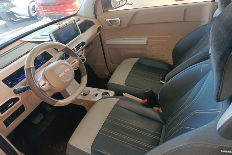 吉利银河 2024款 熊猫mini 200km 耐力熊中控内饰19