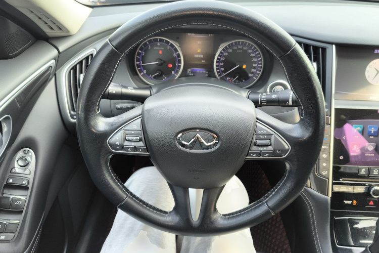 英菲尼迪Q50L 2016款 2.0T 舒适版中控内饰13