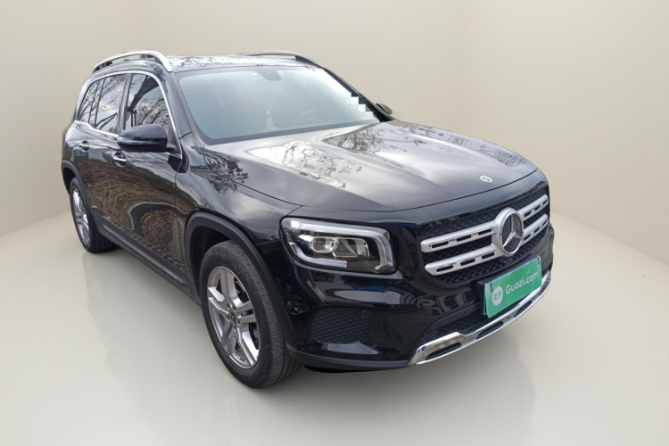 奔驰GLB 2021款 GLB 200 动感型车身外观3