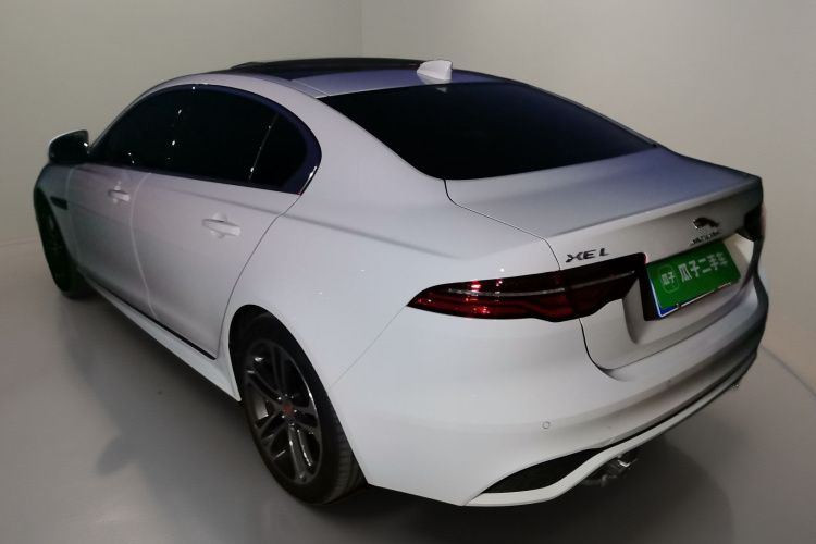 捷豹XEL 2024款 2.0T 250PS R-DYNAMIC S进取运动版车身外观5