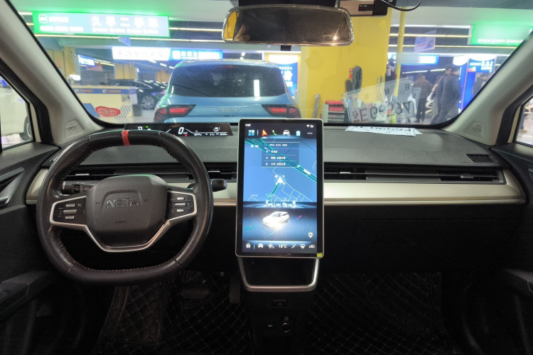 哪吒汽车 哪吒V 2021款 长续航娱乐版升级型中控内饰7002