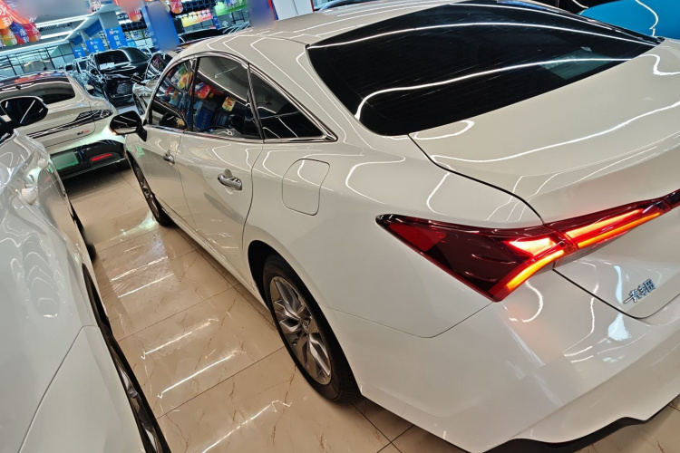 丰田 亚洲龙 2019款 2.0L 豪华版 国VI车身外观4