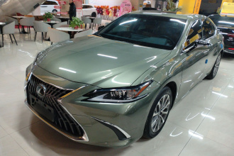 雷克萨斯ES 2022款 200 卓越版