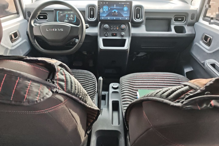 予风汽车 予风黄金仓 2025款 客车版 带慢充中控内饰12