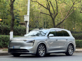 鸿蒙智行 问界M8 2025款 增程 Max+版 53.4kWh 5座版