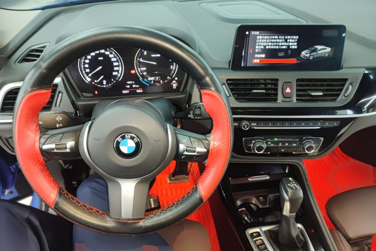 宝马1系 2019款 118i M运动套装中控内饰7002