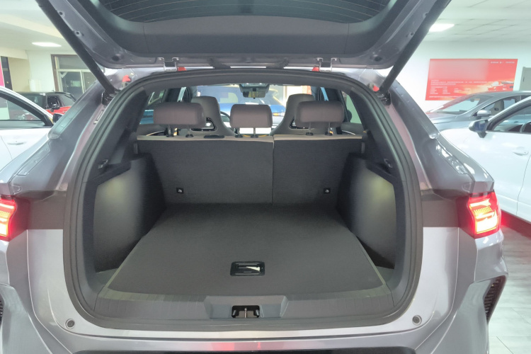 比亚迪 宋PLUS新能源 2025款 DM-i 智驾版 112KM 尊荣型机舱底盘23