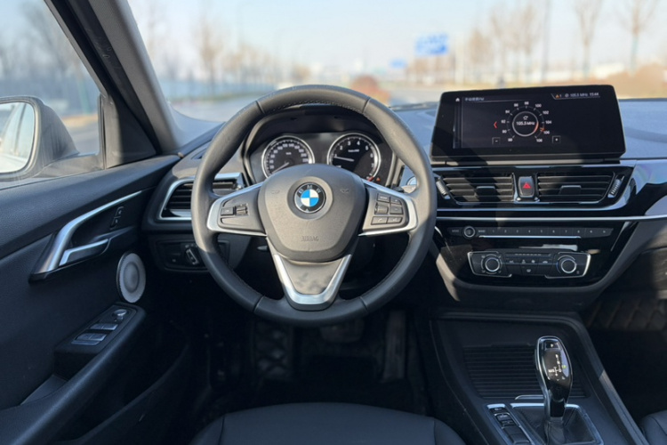 宝马1系 2021款 改款 120i M运动版局部细节13