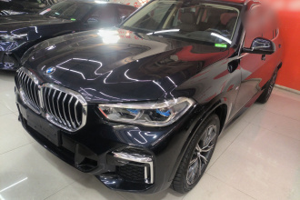 宝马X5 2022款 改款 xDrive 30Li 尊享型M运动套装