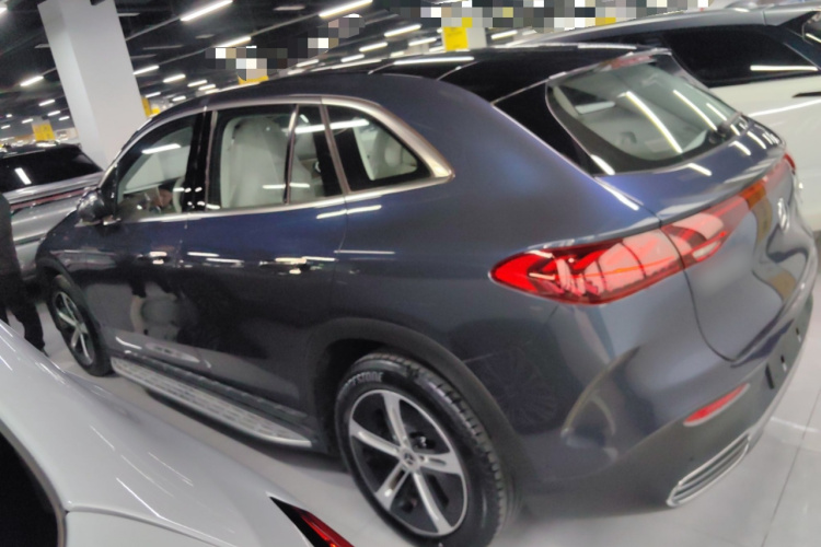 奔驰EQE SUV 2023款 350 4MATIC 先锋版车身外观4