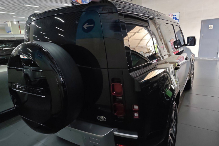 路虎卫士 2024款 110 3.0T P400 X-DYNAMIC HSE车身外观6005