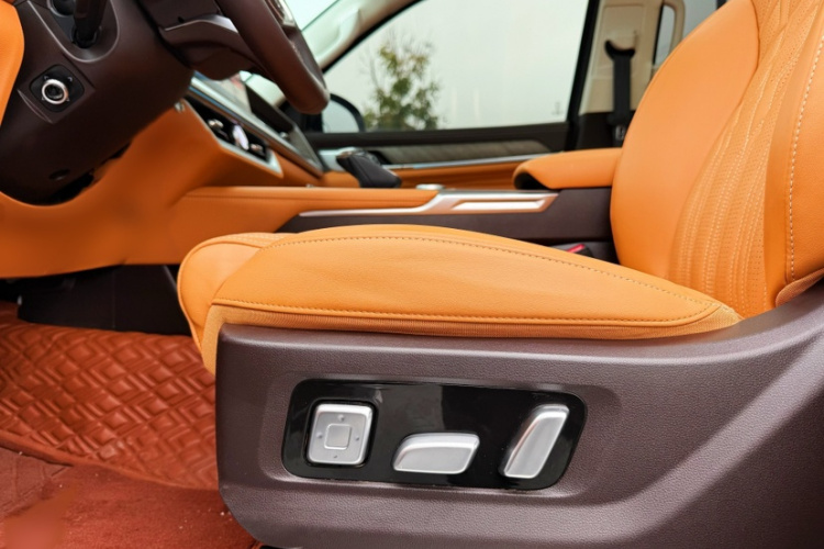 坦克500 2022款 3.0T 运动版 造境型 5座中控内饰7005