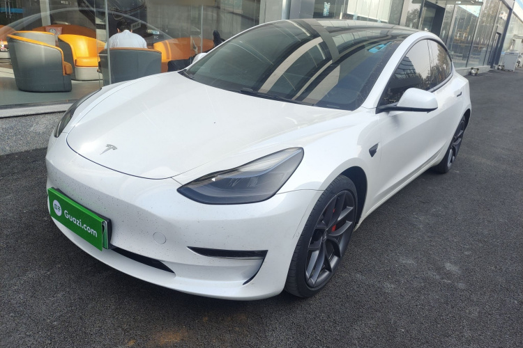特斯拉 Model 3 2022款 Performance高性能全轮驱动版车身外观1