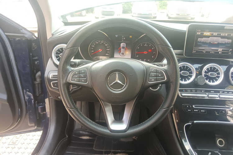 奔驰C级 2018款 C 180 L 动感型运动版中控内饰13