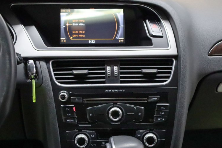 奥迪A4L 2016款 35 TFSI 典藏版 自动标准型中控内饰7003