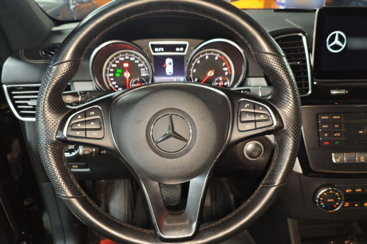 奔驰GLE轿跑 2018款 GLE 320 4MATIC 轿跑SUV中控内饰13