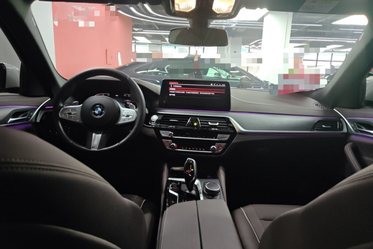 宝马5系 2023款 530Li 领先型 M运动套装中控内饰7002