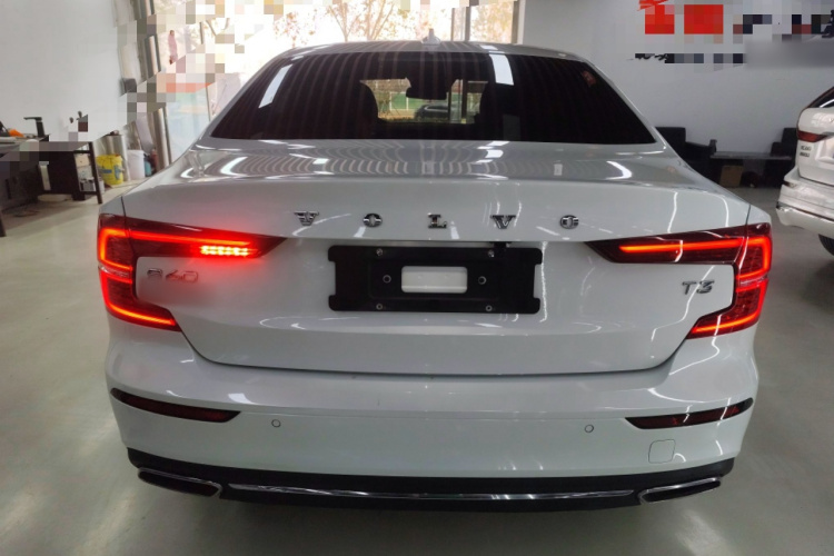 沃尔沃S60 2021款 T3 智行豪华版车身外观6