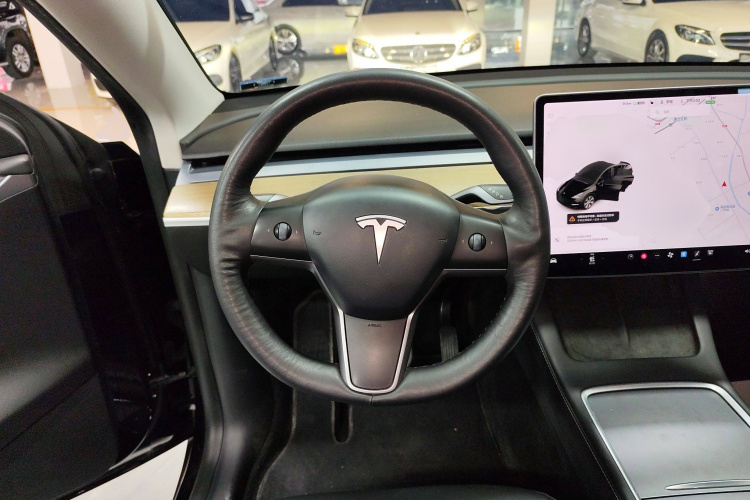 特斯拉 Model Y 2021款 标准续航后驱版中控内饰13