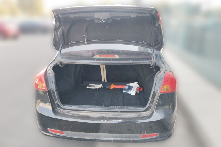 别克 凯越 2015款 1.5L 自动经典型中控内饰23