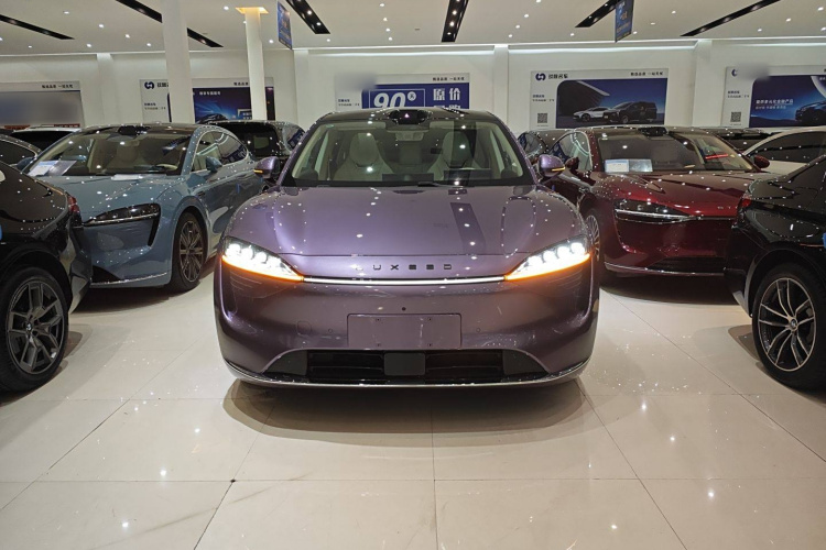 鸿蒙智行 智界R7 2024款 纯电 736km UItra车身外观2