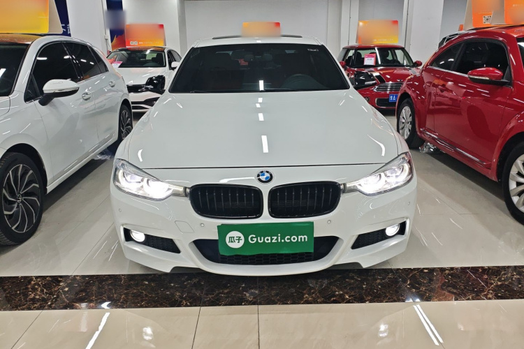 宝马3系 2019款 320i M运动曜夜版车身外观2