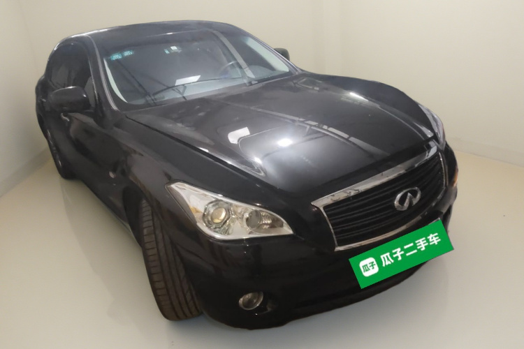 英菲尼迪Q70 2013款 Q70L 2.5L 舒适版车身外观3