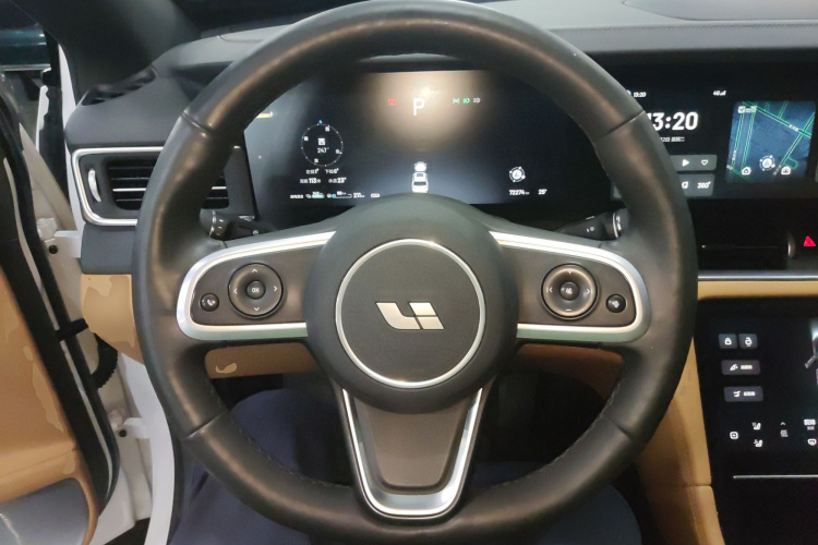 理想汽车 理想ONE 2020款 增程6座版中控内饰13