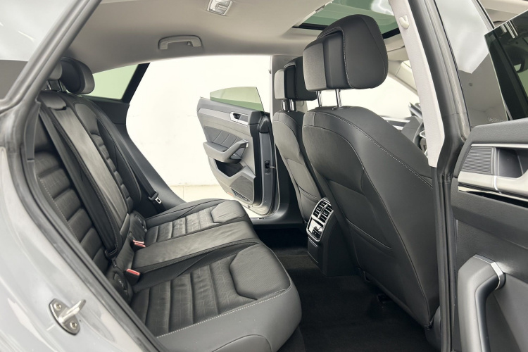 一汽-大众CC 2021款 380TSI 夺目版中控内饰7010