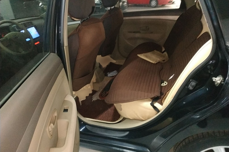 日产 轩逸 2012款 经典 1.6XE 手动舒适版中控内饰21