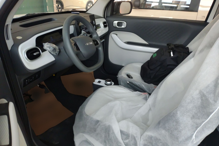 吉利银河 熊猫 2025款 210km 元气熊中控内饰19