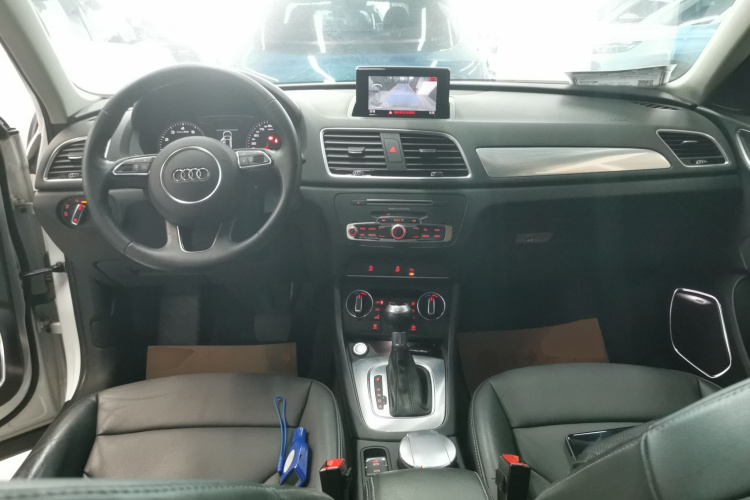 奥迪Q3 2018款 30周年年型 30 TFSI 风尚型中控内饰12