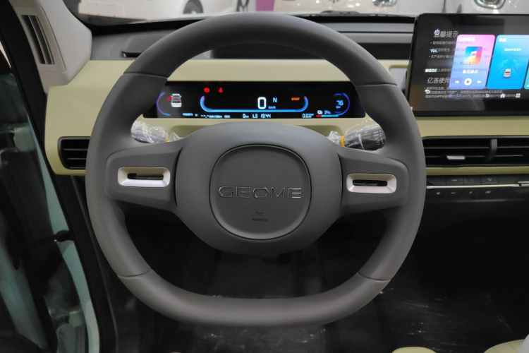 吉利银河 2024款 熊猫mini 200km 耐力熊中控内饰13