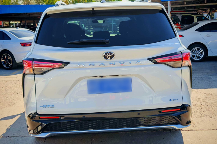 丰田 格瑞维亚 2024款 2.5L混动 尊贵PLUS版车身外观6005