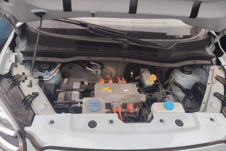 零跑汽车 零跑T03 2023款 310轻享版机舱底盘24