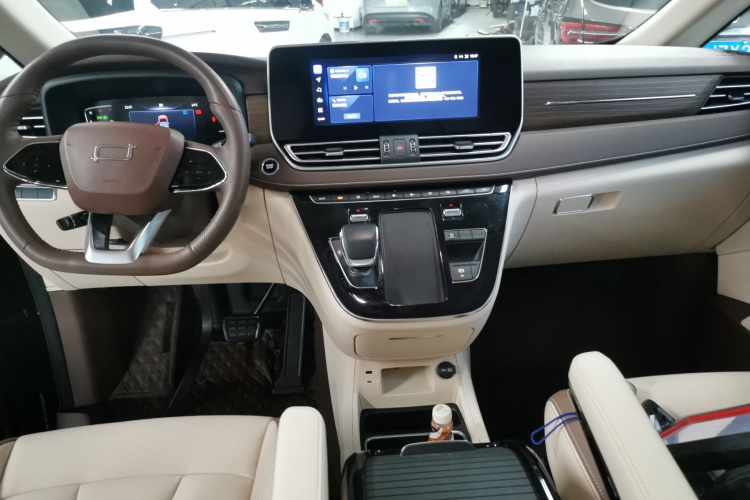 奔腾M9 2023款 2.0T 尊享型中控内饰12