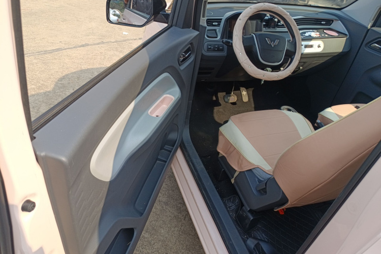 五菱汽车 宏光MINIEV 2022款 马卡龙时尚款 磷酸铁锂中控内饰7003