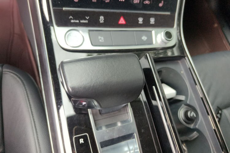 奥迪A8 2019款 A8L 50 TFSI quattro 舒适型局部细节18