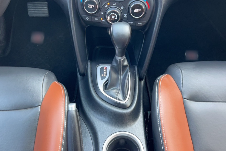 菲亚特 菲翔 2015款 1.4T 自动劲享版局部细节18