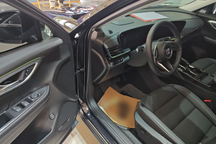 别克 2025款 昂科威Plus 28T 两驱白金版中控内饰20