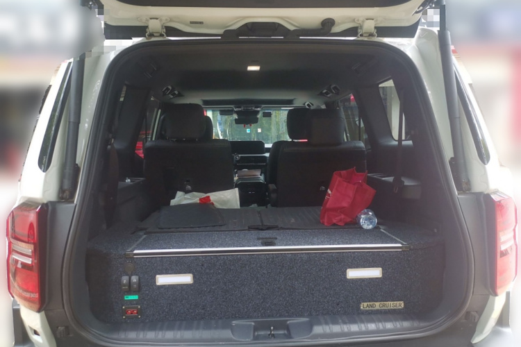 丰田 普拉多 2024款 2.4T 悍野WX版 6座局部细节23