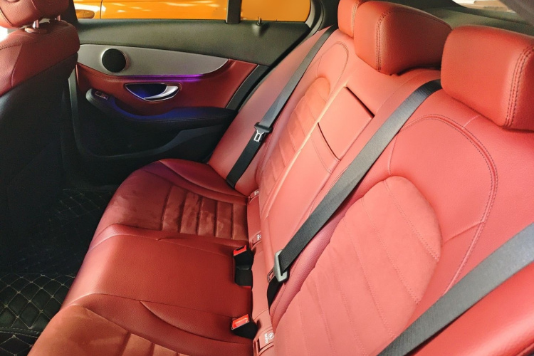 奔驰C级 2019款 C 260 运动版中控内饰7004