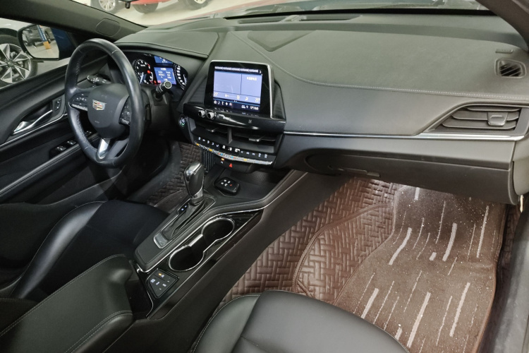 凯迪拉克CT4 2020款 28T 时尚型中控内饰12