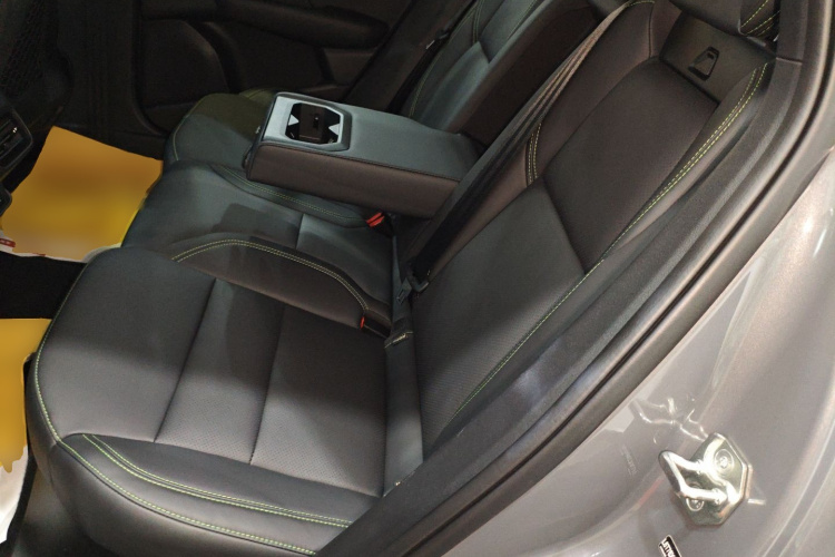 领克06 EM-P 2023款 EM-P 126长续航Halo中控内饰21