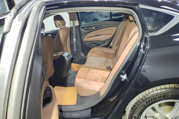 别克 君威 2023款 552T 智享型中控内饰21