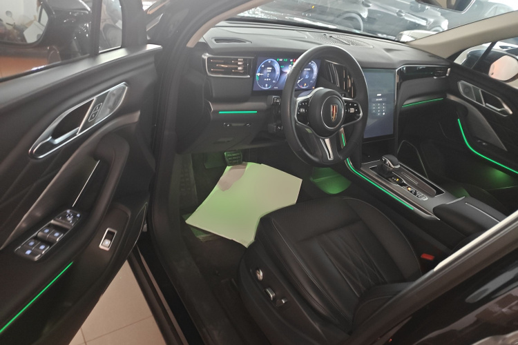 红旗HS7 PHEV 2024款 2.0T PHEV 四驱旗畅版 6座中控内饰20