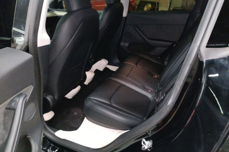 特斯拉 Model Y 2022款 Performance高性能全轮驱动版中控内饰7004