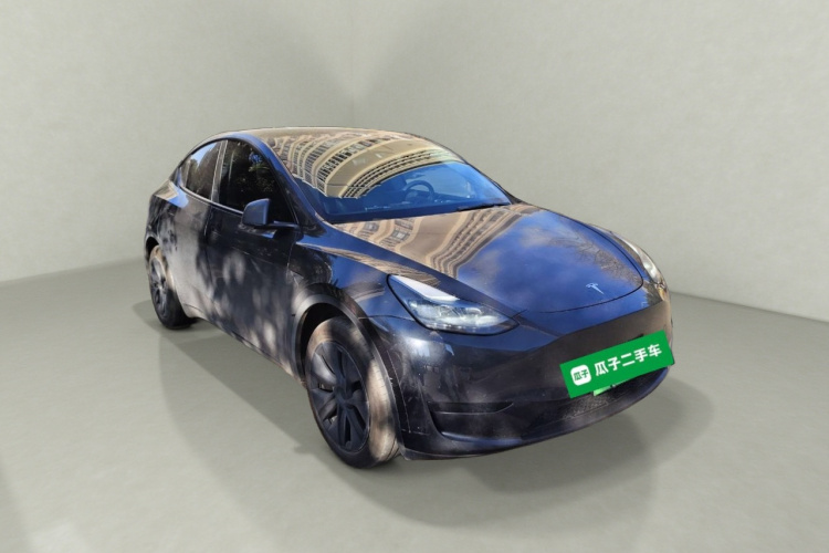 特斯拉 Model Y 2024款 后轮驱动版车身外观3